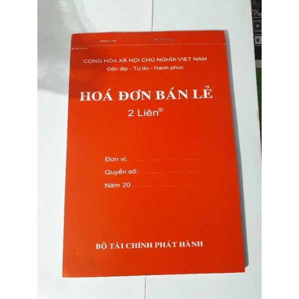 Hóa đơn bán lẻ liên cacbon 1 liên, 2 liên M hàng đẹp, cao cấp màu đỏ 2 liên để giấy than, có rãnh xé