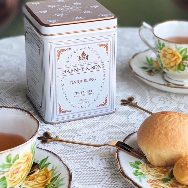 [THANH KHIẾT VỊ TRÀ NGUYÊN BẢN]Trà Darjeeling Harney and Sons hộp thiếc