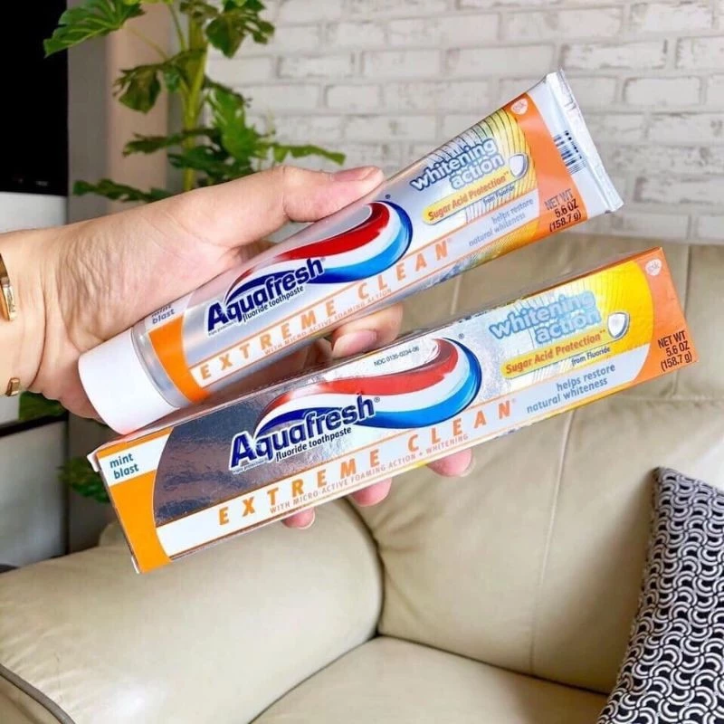 Kem đánh răng Aquafresh Whitening Action của Mỹ loại 158g