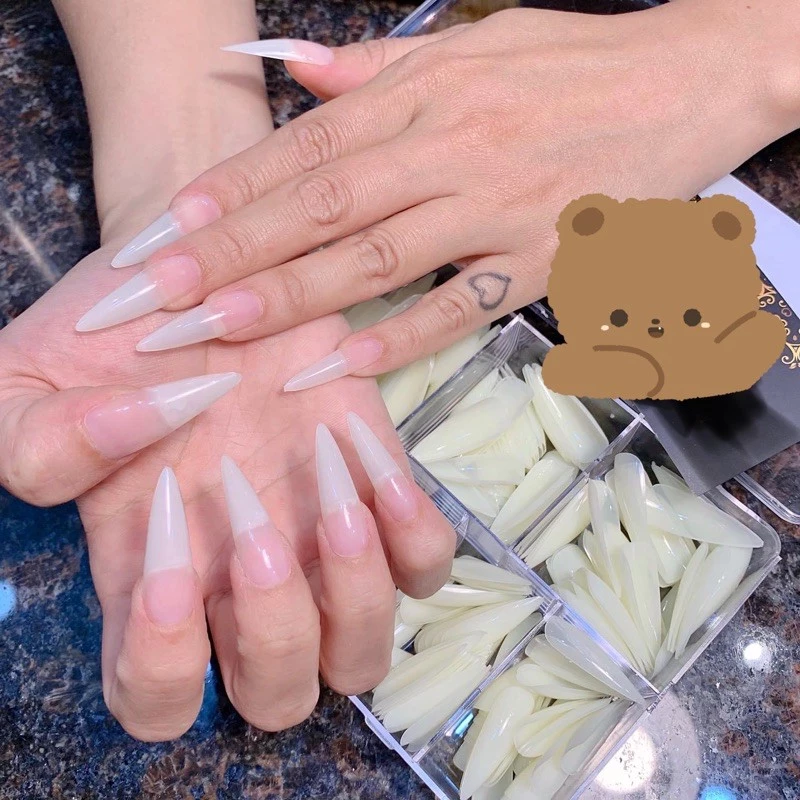 móng up phom nhọn nhám sẵn