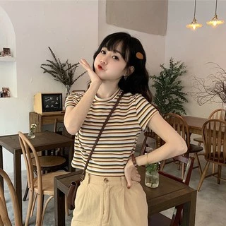 Áo Croptop tay ngắn hoạ tiết kẻ sọc cho phái nữ