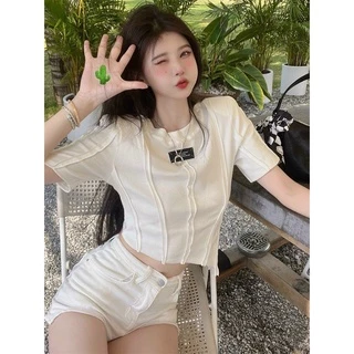 Áo kiểu croptop tay ngắn logo trước viền vải nổi cực hot , chất thun gân mềm mịn