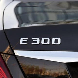 Sản Phẩm Decal tem chữ E300, E200 dán đuôi xe ô tô .