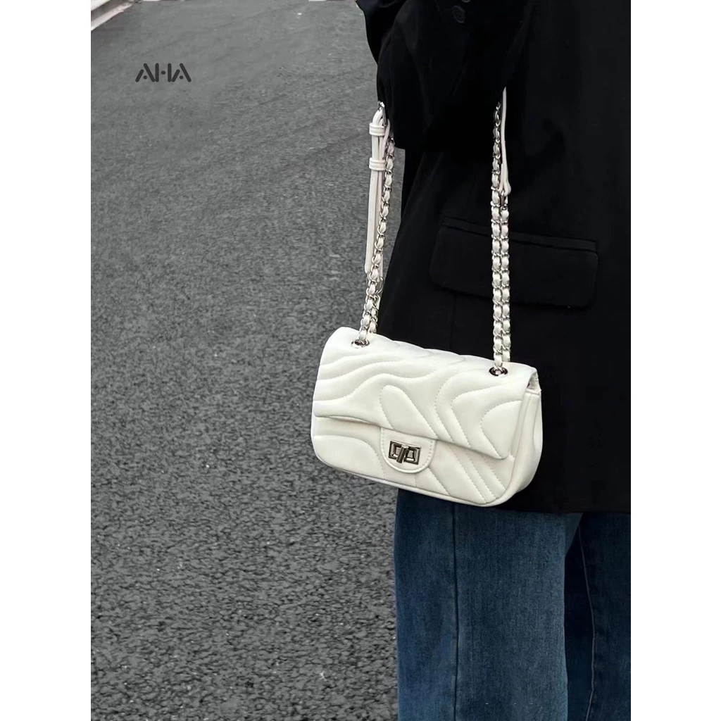 Túi xách AHA official đeo một bên phối dây xích có khóa thời trang dành cho nữ