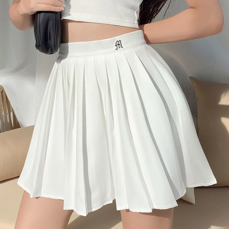 Chân váy ngắn sexy xếp ly cạp thêu chữ