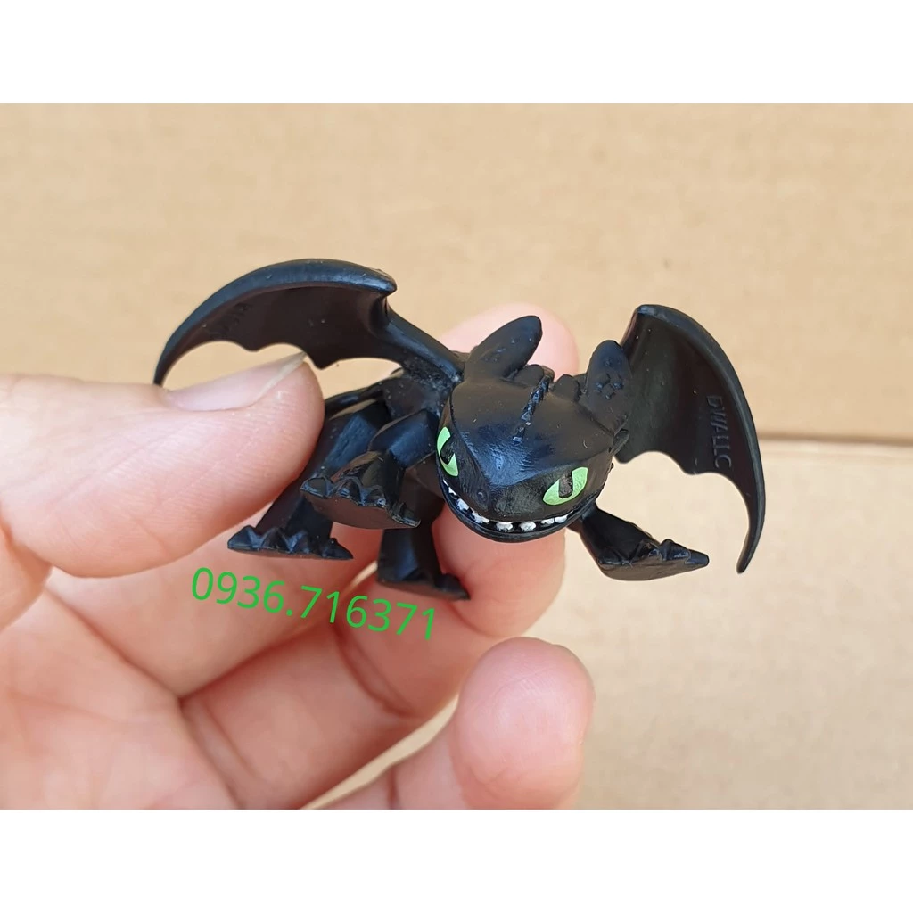 Đồ chơi mô hình rồng Mini màu đen (Răng Sún) trong phim "Bí Kíp Luyện Rồng" (How to train your Dragon)