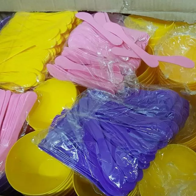 Thìa nhựa  dùng trong spa thẫm mỹ viện y tế