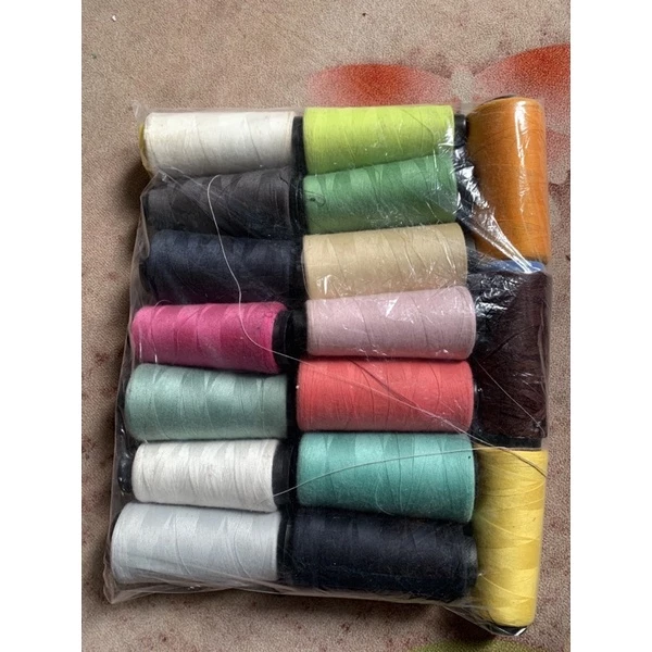 Chỉ  may . Nay 9/9 HÀNG VỀ, HÀNG VỀ 1kg  khoảng 20 cuộn em bán rẻ..