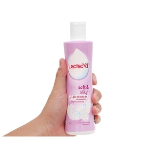 Dung dịch vệ sinh Phụ Nữ Lactacyd Soft & Silky / Pro Sensitive 250ml