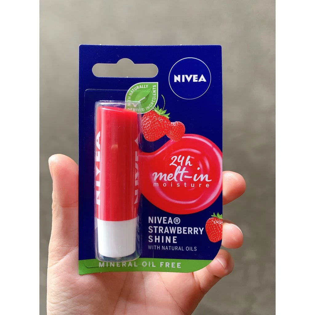 Son dưỡng môi NIVEA sắc đỏ hương dâu Strawberry Shine (4.8g)