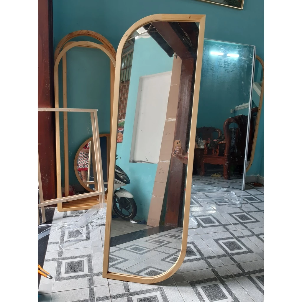 gương soi toàn thân hinh chiếc lá