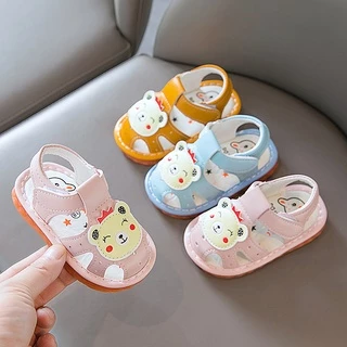 Sandal Tập Đi Cho Bé Trai Bé Gái Phát Tiếng Kêu Đế Mềm Chống Trơn Trượt Phong Cách Hàn Quốc D48