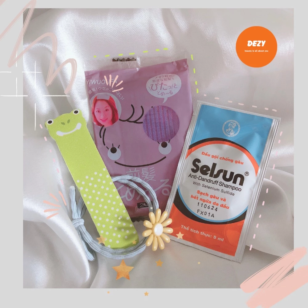 [Hàng Tặng Không Bán] Set 4 Sản Phẩm: 1 Dũa Móng Tay + 2 Miếng Dán Tóc + 1 Cột Tóc Đôi Thời Trang + 1 Gói Dầu Gội Selsun