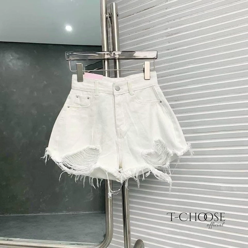 Short jean lưng cao đen , trắng , xanh trơn tua, cuốn hàng chuẩn hịn nhé