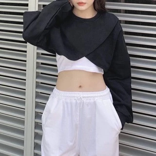 Sét 2 món gồm áo dây bên trong và áo croptop dài tay