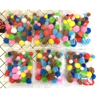 Gói 50 quả pom pom trộn size 1.5cm và 2.5cm