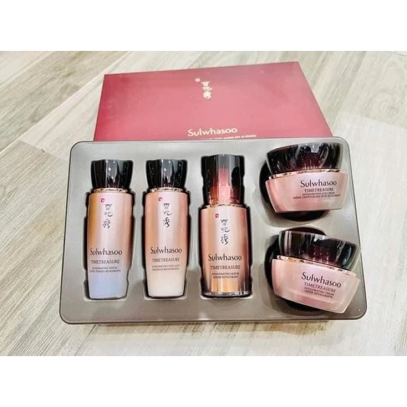 Set dưỡng da mini thông đỏ của Sulwhasoo