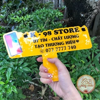 Bảng hiệu dành cho tiệm điện thoại, bảng cầm tay in theo yêu cầu, check in shop