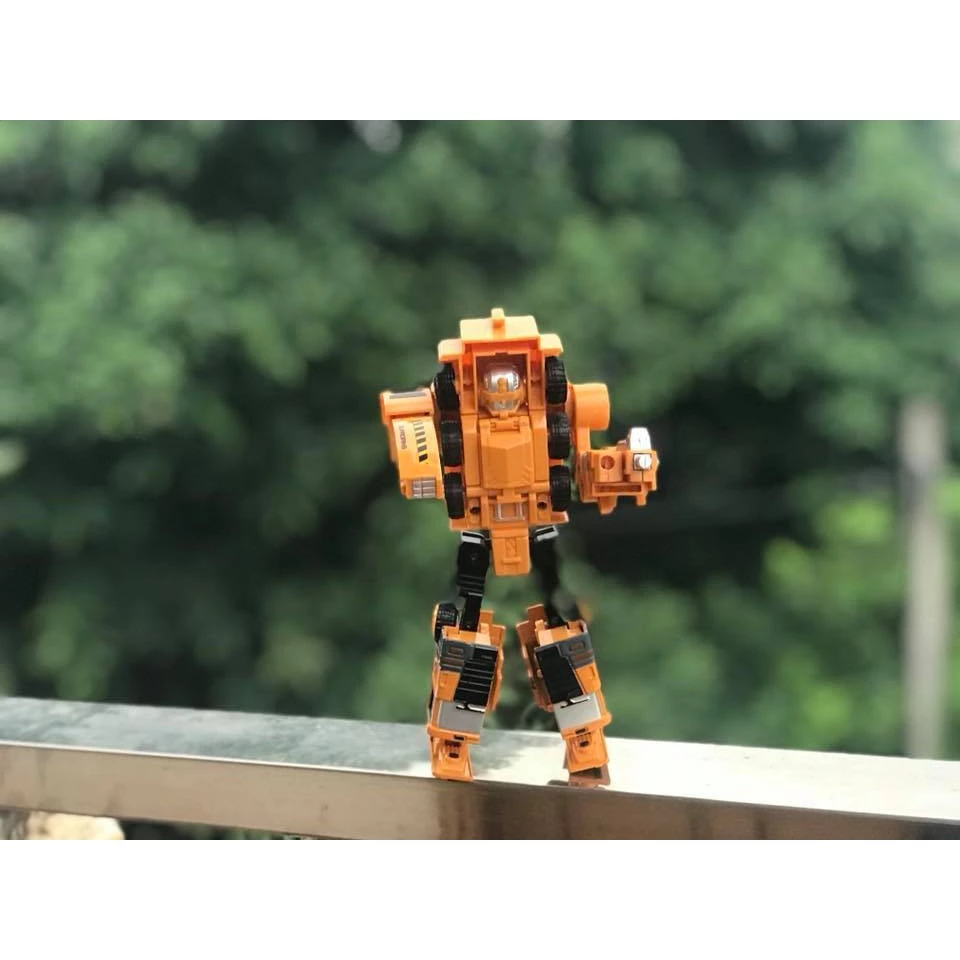 Robot biến hình Transformers Bumblebee