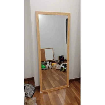 Gương soi toàn thân có chân hoặc treo tường