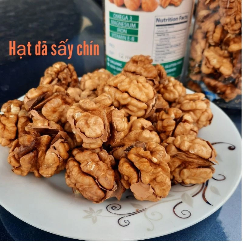 Hộp 500g Óc chó Mỹ đã bóc vỏ rang chín siêu ngon .