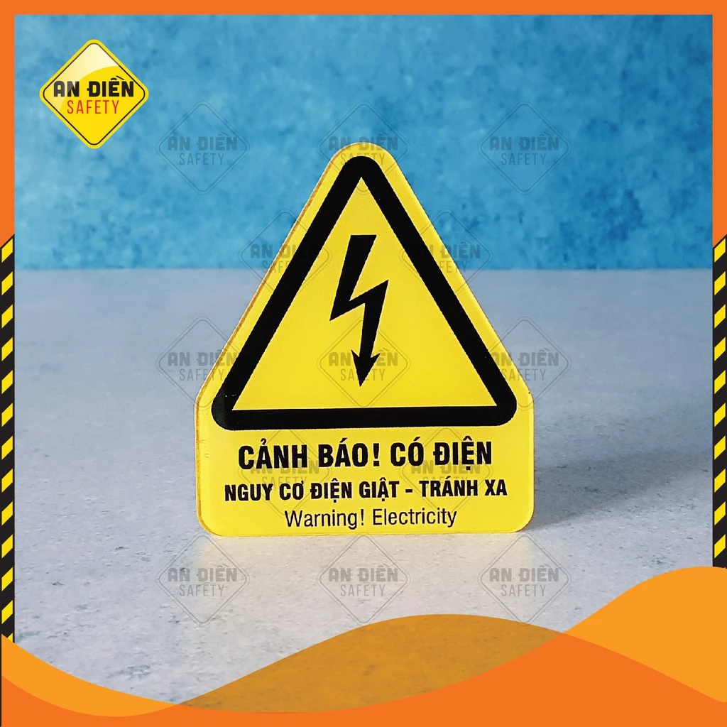 Biển Cảnh Báo Có Điện Nguy hiểm bằng mica cao cấp An Điền Safety. Tặng kèm miếng dán keo 3M