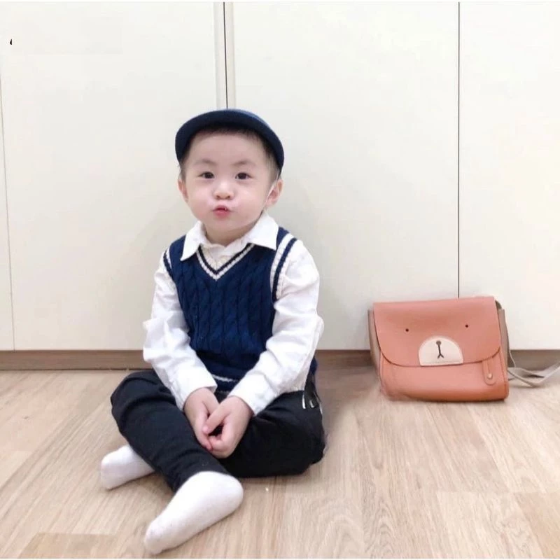 Áo gile len Cổ tim cho bé hàng Quảng Châu
