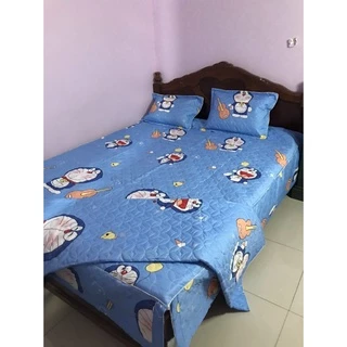 (NEW) Ga trải giường trần bông xẻ 4 góc kèm 2 vỏ gối Doraemon Đàn, Drap chùm cao cấp che chân nệm kích thước từ m6->2m2