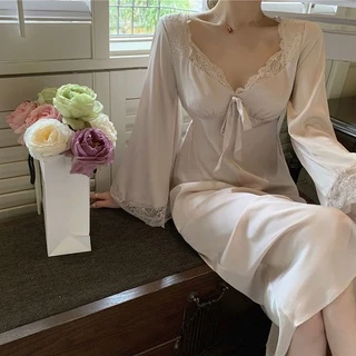 Đầm ngủ công chúa cổ chữ V phối ren phong cách ngọt ngào thời trang xinh xắn cho nữ 2024