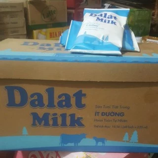 Thùng sữa dalat milk túi 220ml ít đường và không đường