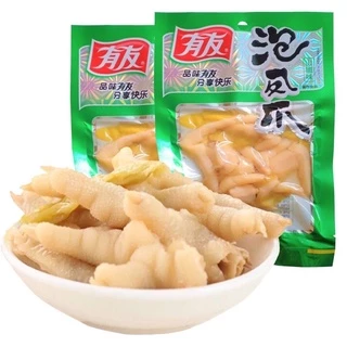 1 GÓI 80gr CHÂN GÀ YUYU MUỐI ỚT XANH