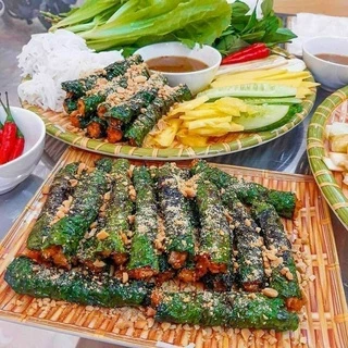 Bò cuộn lá lốt  (18-20 cuộn) thơm, ngon đóng khay