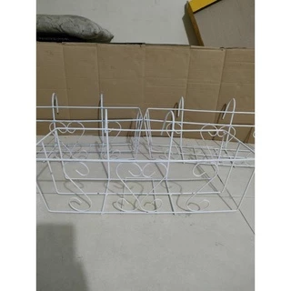 Giá sắt treo ban công đựng chậu 48x20x16cm trồng hoa, cây cảnh các loại.