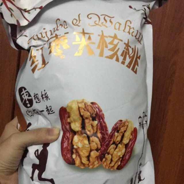 Táo đỏ kẹp óc chó Tân Cương Táo đỏ không hạt dẻo ngon bùi ngậy gói 500gr
