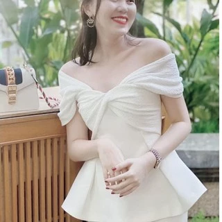 Áo peplum xoắn ngực trễ vai (cổ vuông)