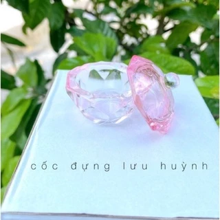 Cốc đựng dung dịch có nắp