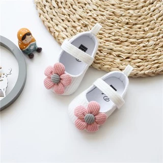 Giày tập đi đính Hoa Cúc Koadear Baby mềm mại cho bé gái