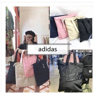 Túi xách adidas thiết kế năng động trẻ trung