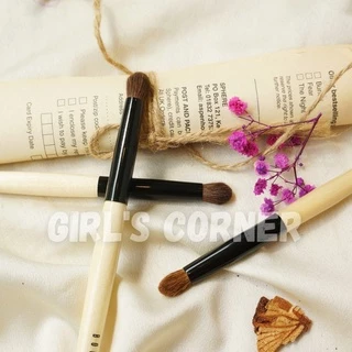 Cọ nhấn hốc mắt Bobbi Smudge