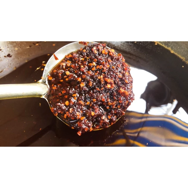 Ớt sa tế tỏi nhà làm( ĐẶT ĐƠN TỪ 2 HỦ HOẶC MUA KÈM BÁNH ) cay thơm ngon ĐỘC QUYỀN ăn bánh tráng,hủ tiếu, cơm . Bánh trán