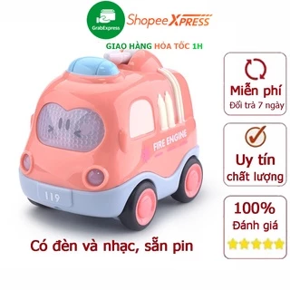 Đồ chơi cho bé xe cứu hỏa màu hồng có nhạc và đèn chạy bánh đà kèm sẵn pin