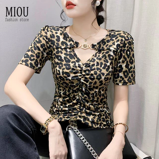 Miou 2023 Mùa Hè Cổ Chữ V Da Báo In Áo Thun Nữ Tay Ngắn Thời Trang Slim Fit Thời Trang Đáy Thời Trang s-3XL Kích Thước Đàn Hồi Hàng Đầu Nữ