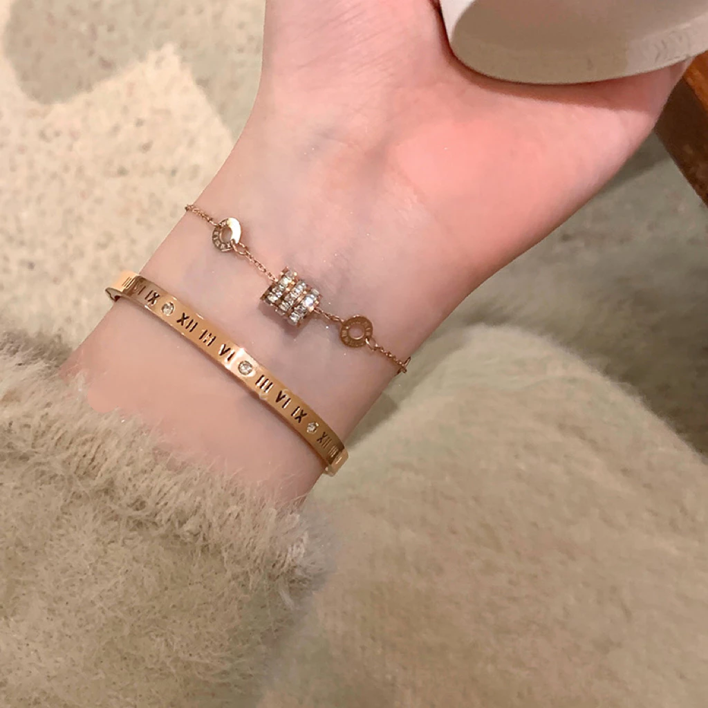 Việt Nam 1 Ngày Giao💕Vòng Tay Hai Lớp Bằng Thép Titan Không Lưỡi Dao Nhỏ Gọn Thiết Kế niche Sang Trọng Nhẹ Nhàng Dành Cho Bạn Nữ