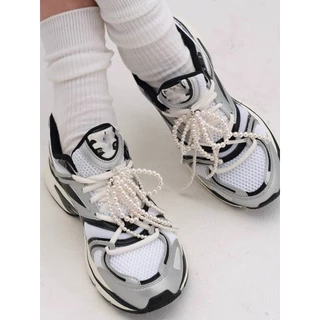 Hàn Quốc 2024 Xu hướng thời trang đơn lẻ phổ biến Các blogger đề xuất phụ kiện giày để làm cho đôi giày bình thường không còn bình thường