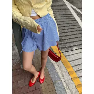 QKOOLE Quần short co giãn sọc xanh trắng mới của nữ Hàn Quốc