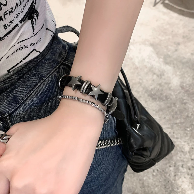 Việt Nam 1 Ngày Giao💕Ngọt Ngào Thiết Kế Thoáng Mát Vòng Tay Da Nữ Hip-Hop Punk y2k Vòng Tay Tay Nam Ánh Sáng Sang Trọng Niche Tinh Tế Hợp Thời Trang Vòng Cổ Phụ Kiện