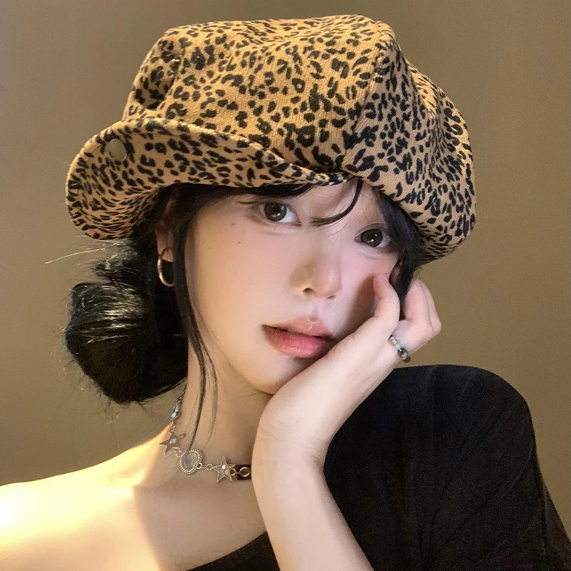 Retro Retro Da Báo In Mũ Nồi Nữ Đầu Lớn Chu Vi Hiển Thị Mặt Mây Nhỏ Hình Bát Giác Mũ Nhật Bản Retro Phù Hợp Với Mới