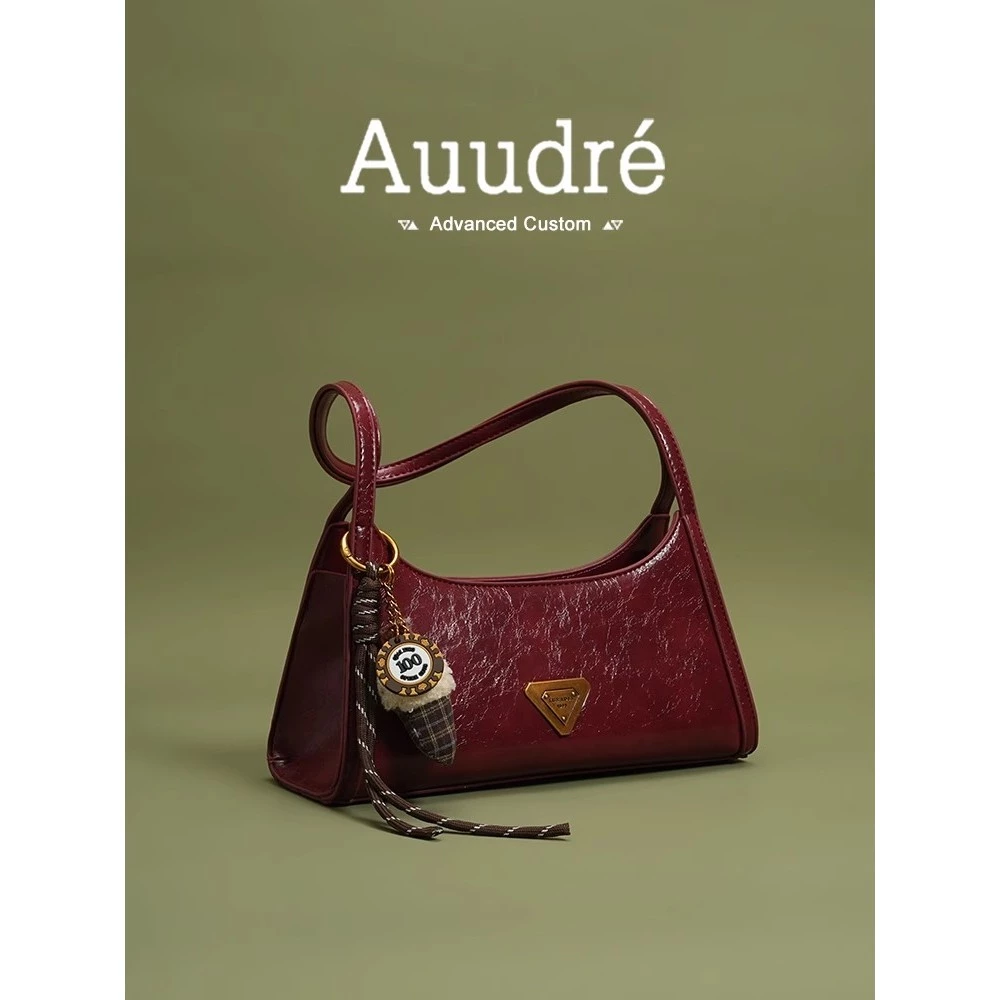 Túi đeo nách một vai màu đỏ Auudre Nữ 2025 Túi nhỏ làm việc phong cách mới