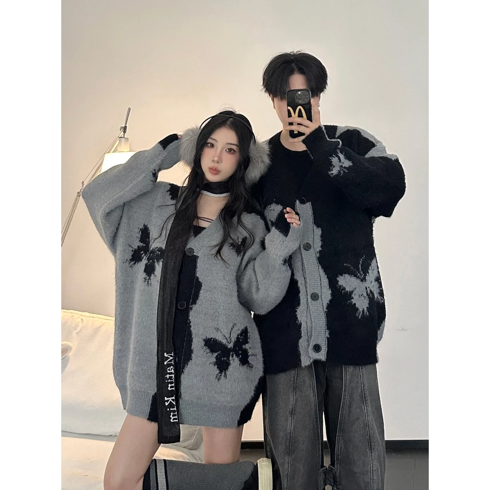Áo len cardigan dệt kim dáng rộng, hình bướm cổ điển Áo sweater in nổi form rộng unisex nam nữ chữ