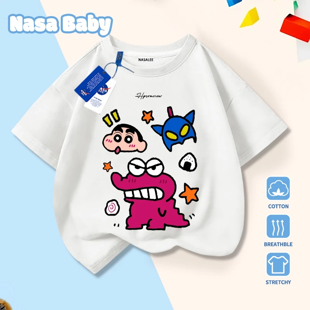 Dịch sang tiếng Việt: Áo phông NASA in hình Shin Cậu Bé Bút Chì, áo cộc tay unisex trẻ em mùa hè, chất cotton thoáng khí.​ Giải thích